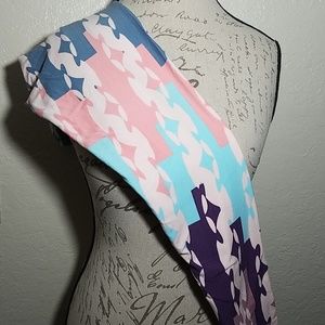 Fun lularoe OS leggings